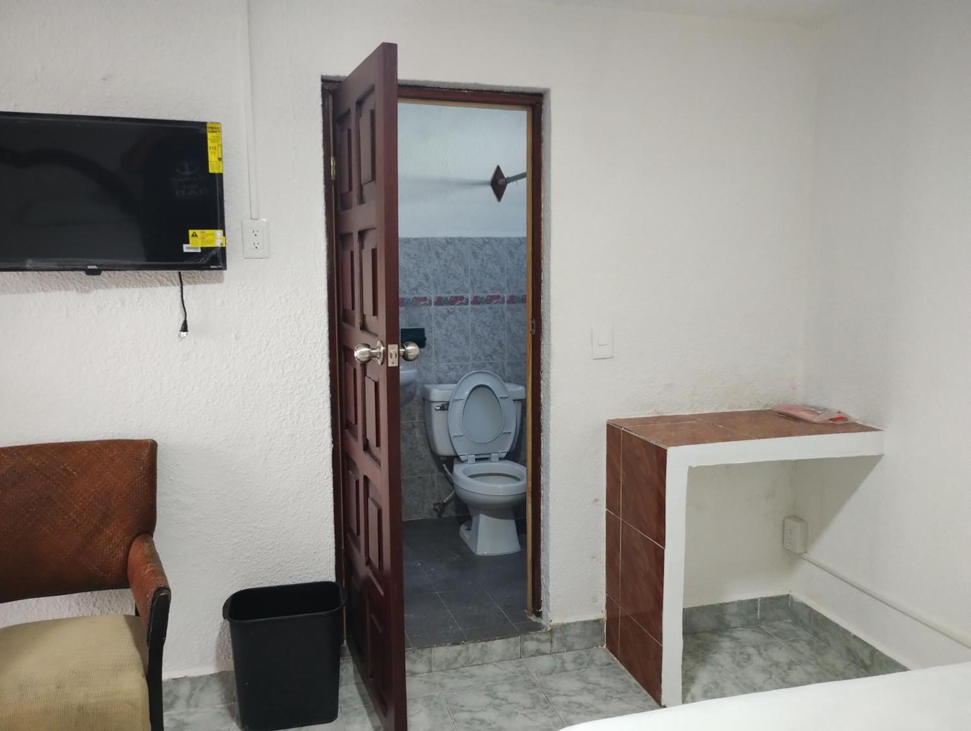 Casa De Huespedes Los Santos Cancún Exterior foto